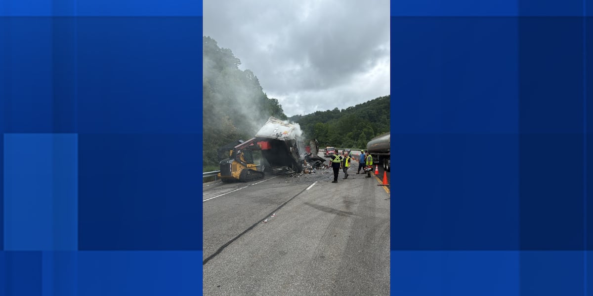 Police respond to crash in Floyd County
