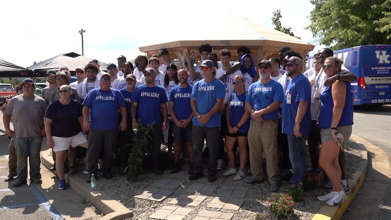 UK men's basketball volunteers to build Healing Garden at Hazard ARH