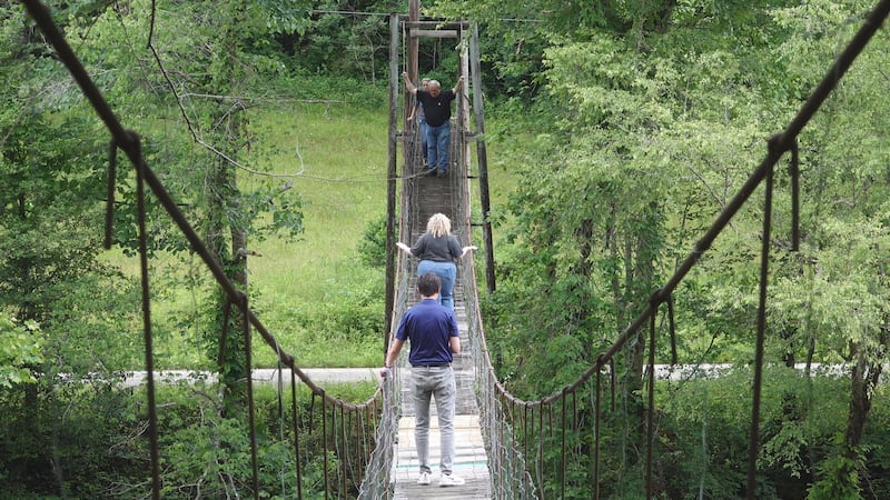 New Kentucky law protects swinging bridges used during floods